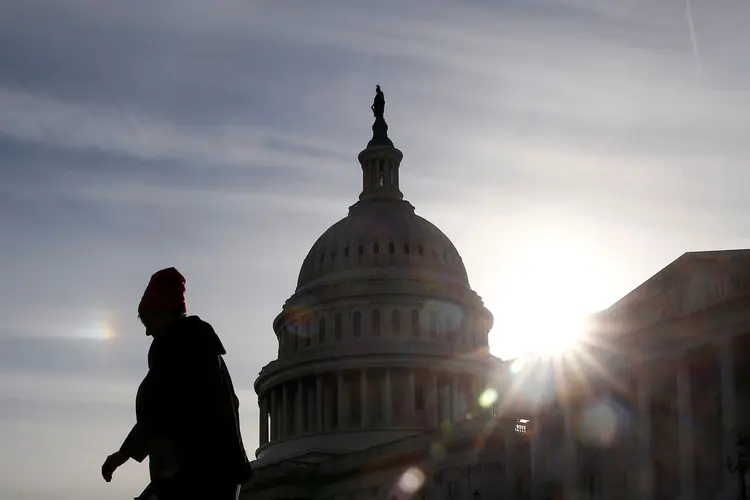 Senado dos Estados Unidos deu um passo na terça-feira em direção a uma solução para a paralisação parcial do governo (Jim Young/Reuters)