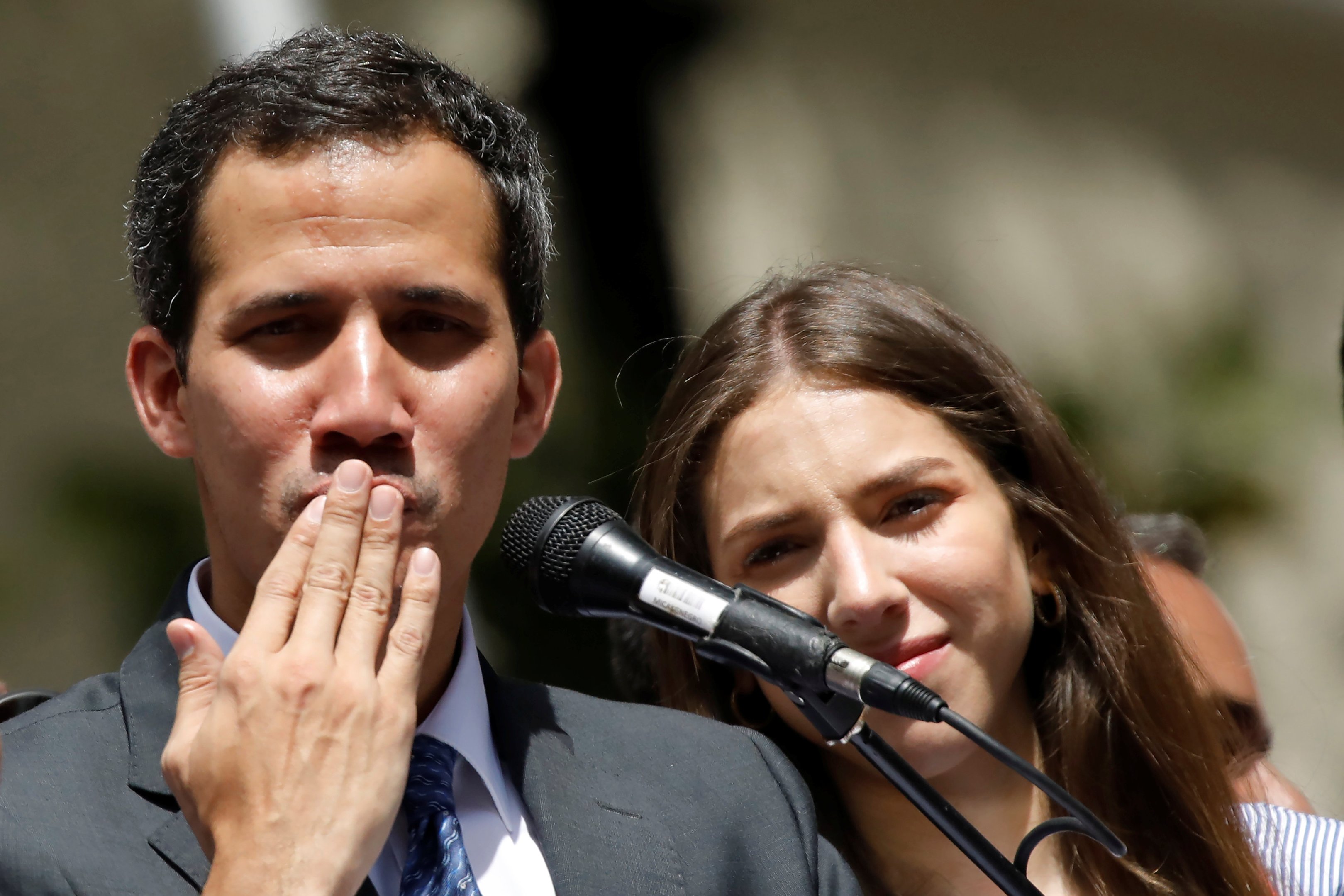 Guaidó rejeita diálogo proposto por Maduro e convoca novo protesto