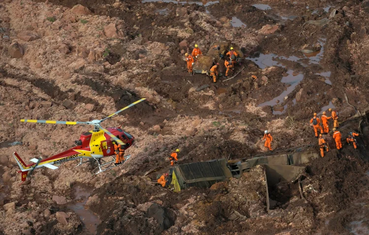 Barragem se rompe e lama invade Brumadinho, na Grande BH (Washington Alves/Reuters)
