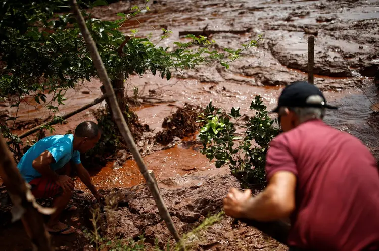 Barragem se rompe e lama invade Brumadinho, na Grande BH: 192 pessoas foram resgatadas (Washington Alves/Reuters)