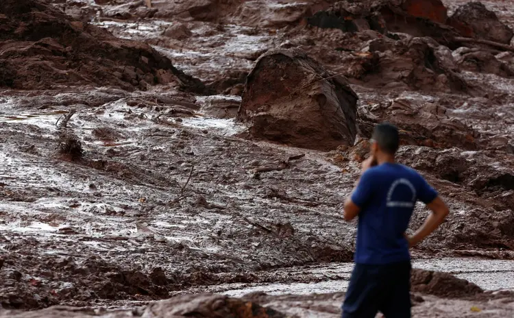 Barragem se rompe e lama invade Brumadinho, na Grande BH (Washington Alves/Reuters)
