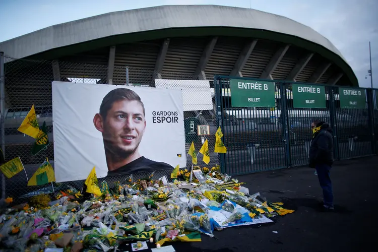 Emiliano Sala: homenagem ao jogador argentino, que desapareceu durante um voo (Stephane Mahe/Reuters)