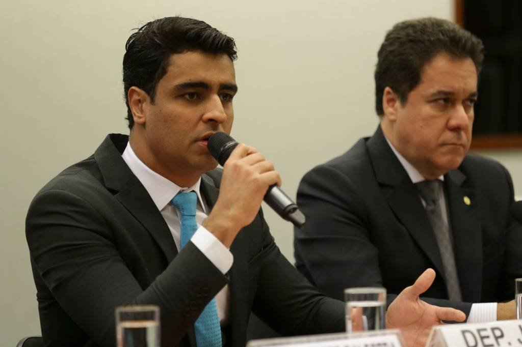 Candidato do PSB à Presidência da Câmara critica apoio do PSL a Maia