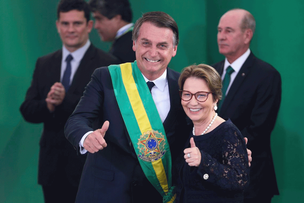 Bolsonaro diz que Tereza Cristina é 'cotadísima' para vice, tal como Braga Netto
