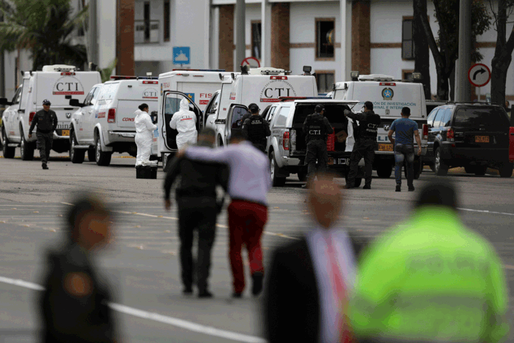 Corpo de Bombeiros trabalhou para socorrer as vítimas da explosão (Luisa Gonzalez/Reuters)
