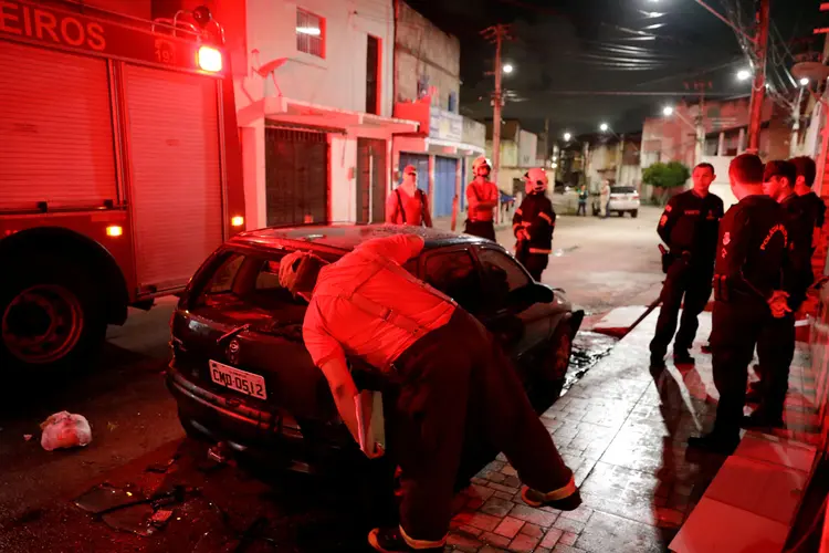 Ao menos seis pessoas morreram baleadas na manhã de hoje (24), em Palmácia, no Ceará (Paulo Whitaker/Reuters)