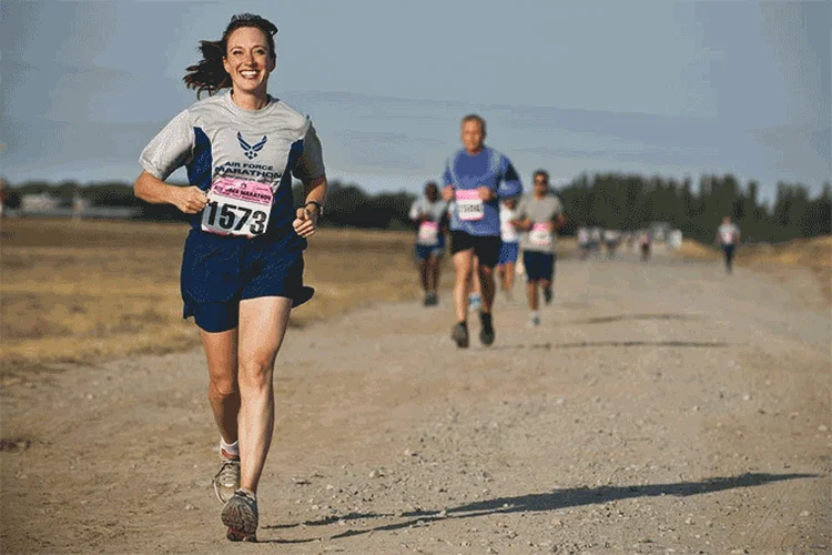 Corrida: gigantes do setor calçadista têm ampliado suas estratégias de sustentabilidade (Pixabay/Reprodução/Divulgação)