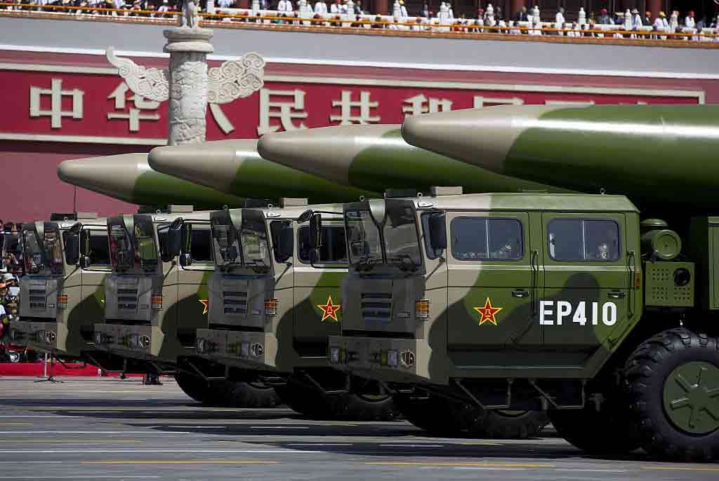 China: mísseis balísticos DF-26 exibidos durante desfile militar em Pequim. (Andy Wong - Pool/Getty Images)