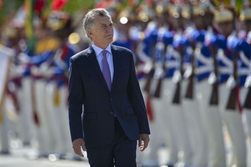 "Maduro é ditador e eleição na Venezuela foi fictícia", afirma Macri