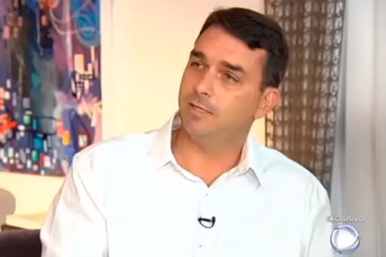 Flávio Bolsonaro: entrevista à TV Record foi a primeira após revelações do Coaf (Flávio Bolsonaro/Reprodução)