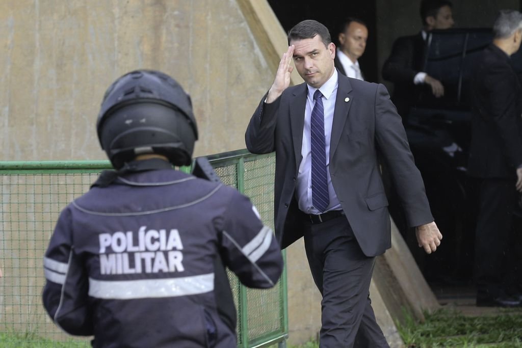 Flávio Bolsonaro: senador eleito está envolvido em movimentações "atípicas" (Fabio Rodrigues Pozzebom/Agência Brasil)