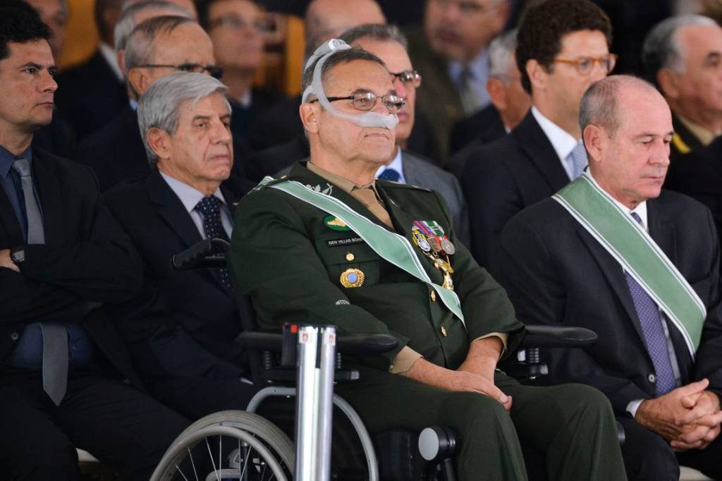 Eduardo Dias da Costa Villas Bôas durante a solenidade na qual passou o Comando do Exército ao general Edson Leal Pujol (Valter Campanato/Agência Brasil)