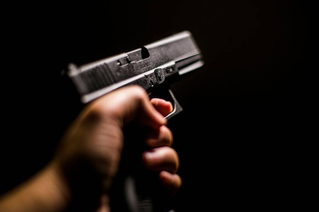 Câmara aprova que agressores de mulheres tenham arma apreendida