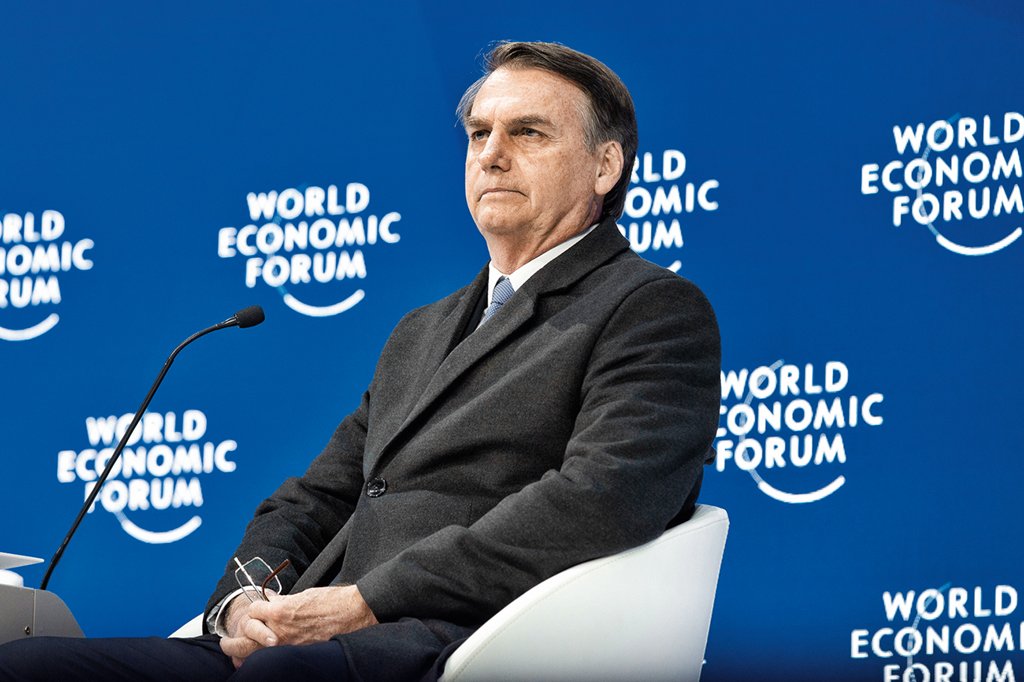 O presidente Bolsonaro no Fórum Econômico Mundial, na Suíça: opção por almoço em um restaurante barato e discurso breve no palco (Foto/Divulgação)