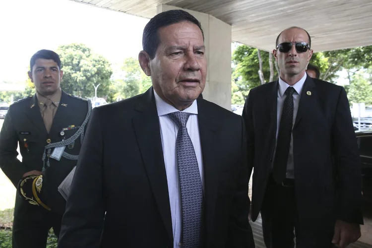 Hamilton Mourão: presidente da República em exercício conheceu detalhes da reforma nas aposentadorias dos militares (Valter Campanato/Agência Brasil)