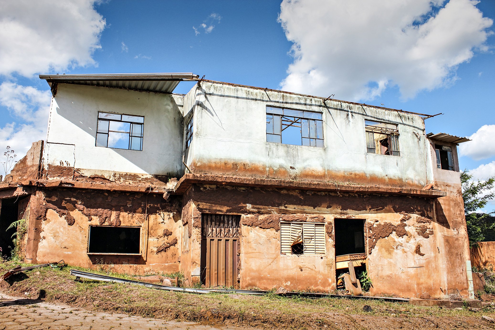 Atingidos em Mariana pensam no futuro e exigem casas prontas em 2020