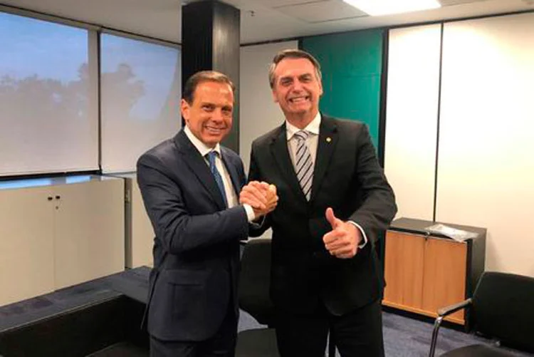 Bolsonaro e Doria: ambos parabenizaram ação de policiais em Guararema (Redes Sociais/Reprodução)
