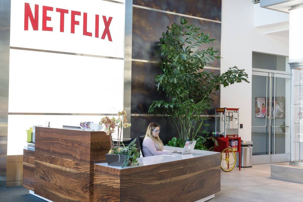 Netflix tem lucro acima do esperado, mas número de assinantes desaponta