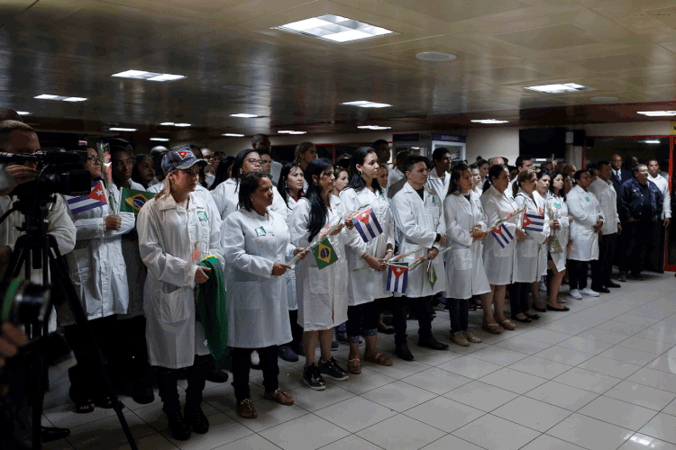 Mais Médicos: cerca de 11 mil médicos do programa deixaram o Brasil (Fernando Medina/Reuters)