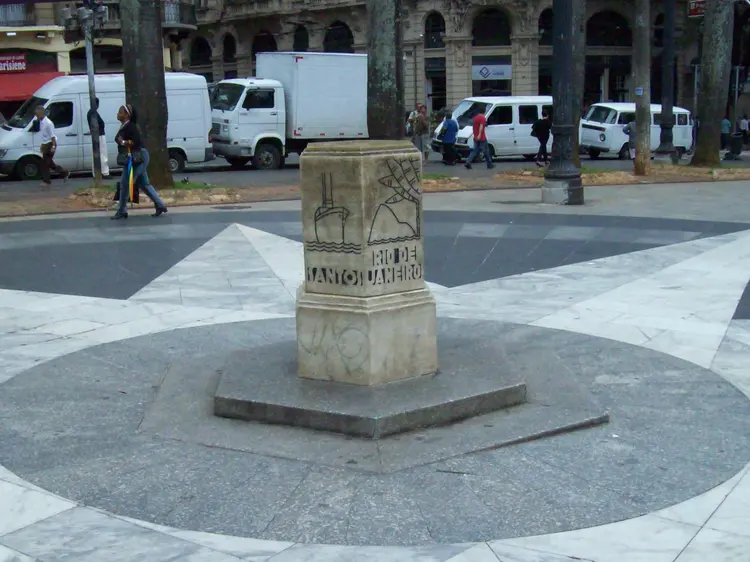 Marco Zero da cidade de São Paulo foi instalado novamente na Praça da Sé, no centro da cidade, na tarde desta segunda-feira, 21 (Peter Louiz/Wikimedia Commons)