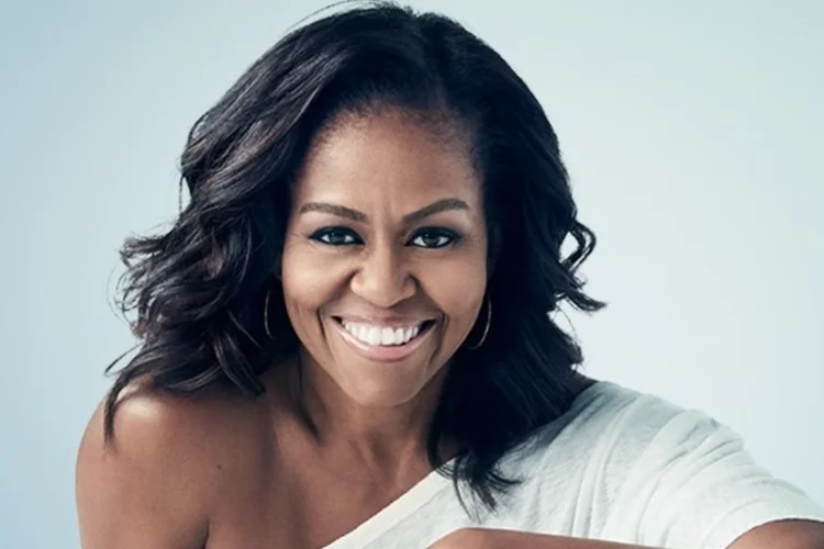 Michelle Obama: autobiografia da ex-primeira-dama dos EUA quebra recorde de vendas na Amazon (Divulgação livro "Minha História"/Divulgação)