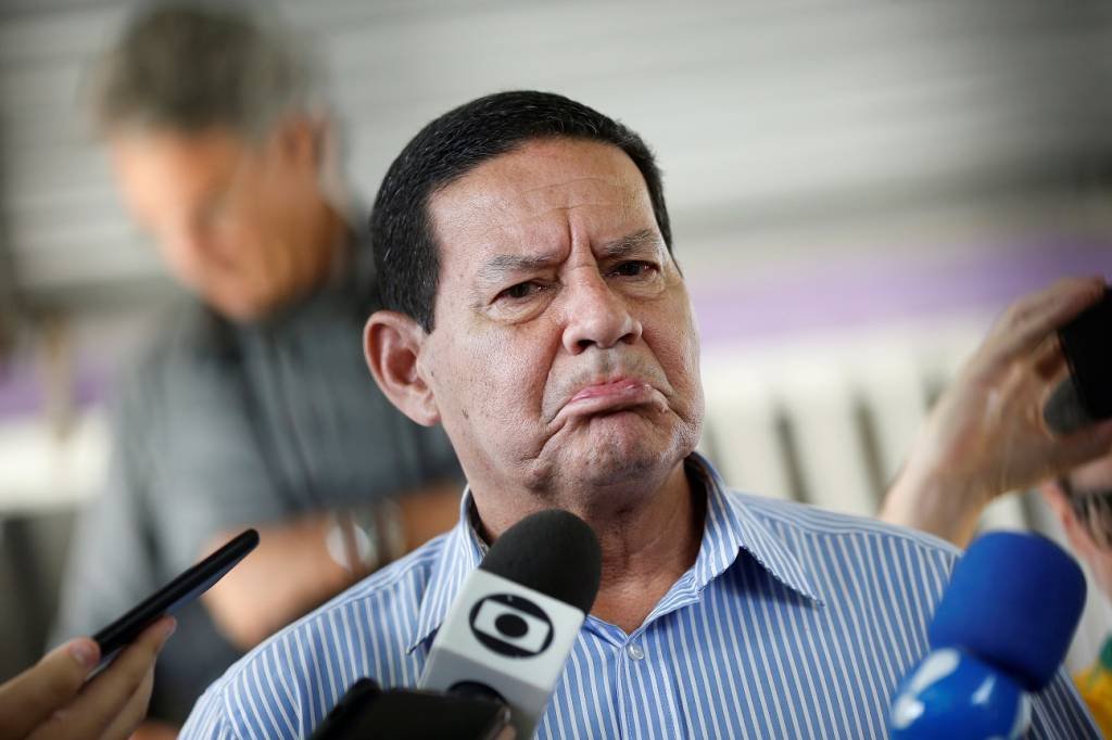 Essa conta não pode vir para o governo, diz Mourão sobre barragem