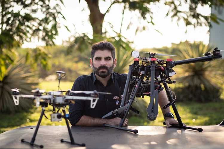 O empresário Fernando Daud, da Olho do Drone, de São José do Rio Preto: em menos de um ano de atuação
como MEI, ele migrou para microempresa (Divulgação/Jornal de Negócios do Sebrae/SP)