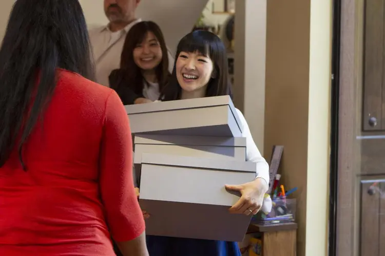 Marie Kondo em reality show da Netflix: organizadora quer expandir as verticais da marca KonMari (Divulgação/Netflix)