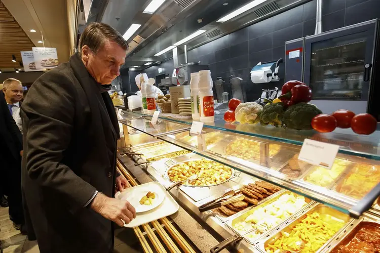 Bolsonaro em Davos: presidente optou por ir almoçar nesta terça-feira, 22, em um restaurante popular de um supermercado local (Alan Santos/PR/Agência Brasil)