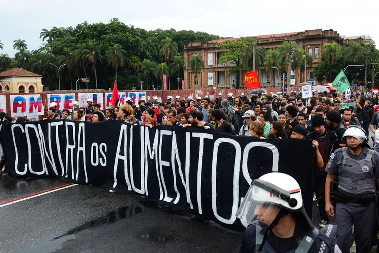 Protesto contra aumento da tarifa de ônibus em 2017 (Rovena Rosa/Agência Brasil)