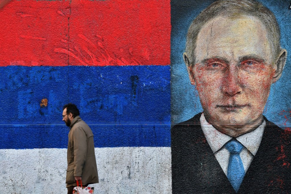 Retrato do presidente russo Vladimir Putin em um muro de Belgrado, em 14 de janeiro de 2019 (Agence France Press via AFP/AFP)