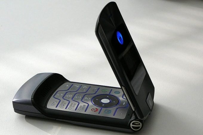 razr flip phone smartphone