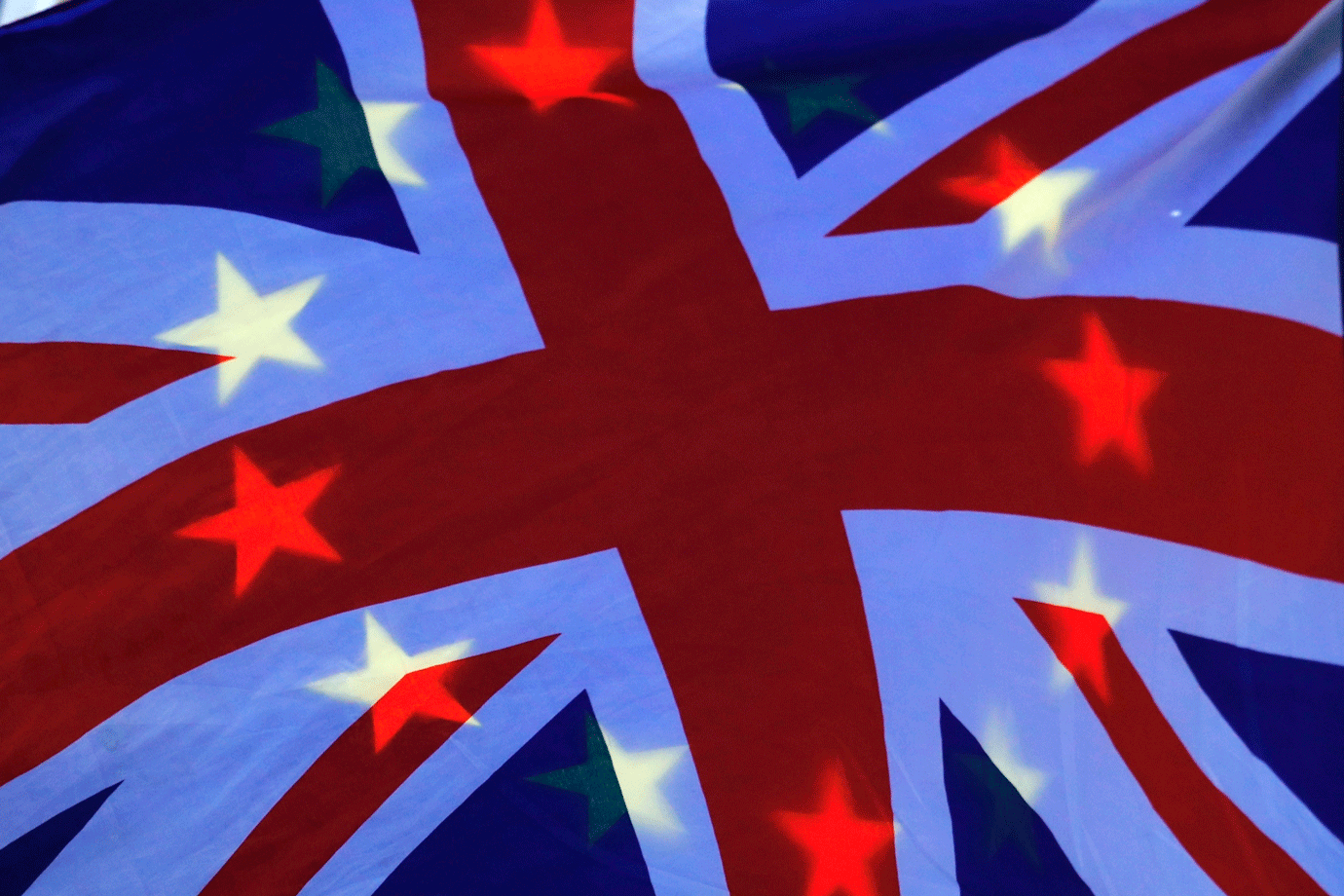 May é novamente derrotada e Parlamento cria obstáculo a Brexit sem acordo