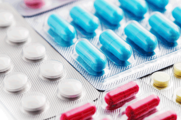 Medicamentos: o fornecimento de remédios de alto custo é um dos temas que mais geram processos no país. (Okskaz/Getty Images)