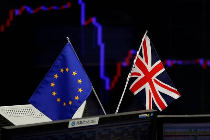 Líderes da União Europeia discutem Brexit e avanço da covid nesta quinta