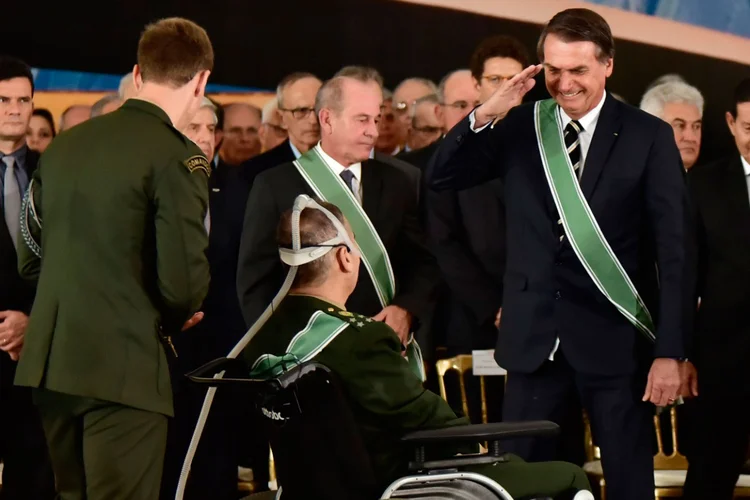 Bolsonaro participa de evento do Exército: instituição lidera pesquisa. Já Ministério Público e Judiciário são confiáveis para 25% (Rafael Carvalho/Divulgação)