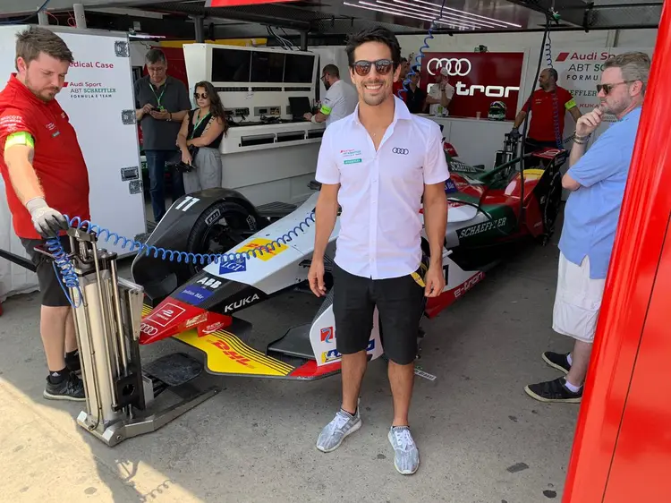 Lucas Di Grassi na garagem da Audi no ePrix de Santiago da Fórmula E 2018-2019 (Anderson Figo/Exame)