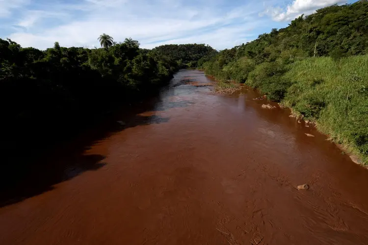 Rio Paraopeba: Medida é preventiva, para garantir que o abastecimento de água do município seja contínuo (Washington Alves/Reuters)