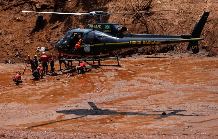 Desastre da Vale: Equipes de resgate buscam vítimas do rompimento da barragem em Brumadinho (Adriano Machado/Reuters)