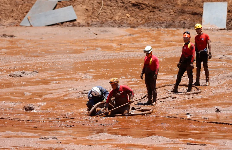 Desastre da Vale: Equipes de resgate buscam vítimas do rompimento da barragem em Brumadinho (Adriano Machado/Reuters)