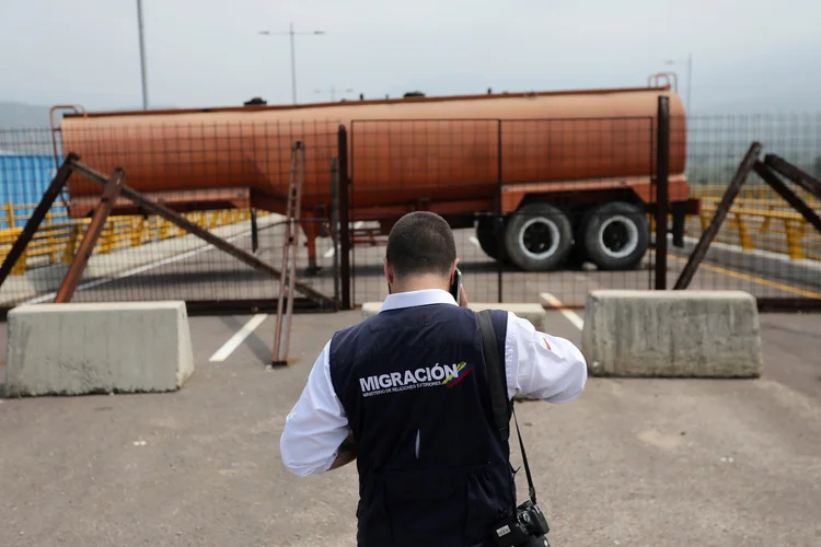 Ponte de Tienditas na Venezuela é bloqueada por militares, diz opositor (Luisa Gonzalez/Reuters)