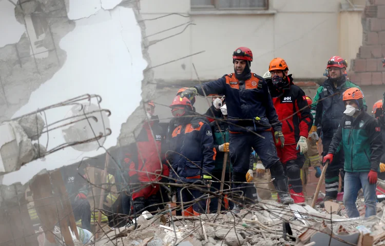 Turquia: Mert Aydin, de 16 anos, teve ossos quebrados (Kemal Aslan/Reuters)