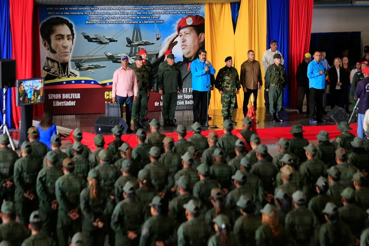 Presidente Nicolás Maduro e militares na Venezuela (Palácio Miraflores/Reuters)