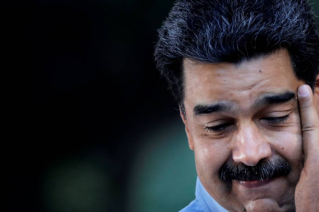 Maduro chama ajuda humanitária de "show fabricado pelos EUA"