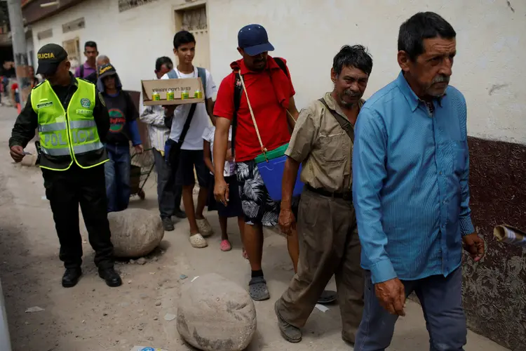 Primeira carga de ajuda humanitária enviada pelos EUA para atenuar a crise vivida na Venezuela chegou à cidade colombiana de Cúcuta (Marco Bello/Reuters)