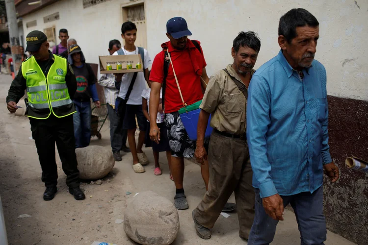 Primeira carga de ajuda humanitária enviada pelos EUA para atenuar a crise vivida na Venezuela chegou à cidade colombiana de Cúcuta (Marco Bello/Reuters)