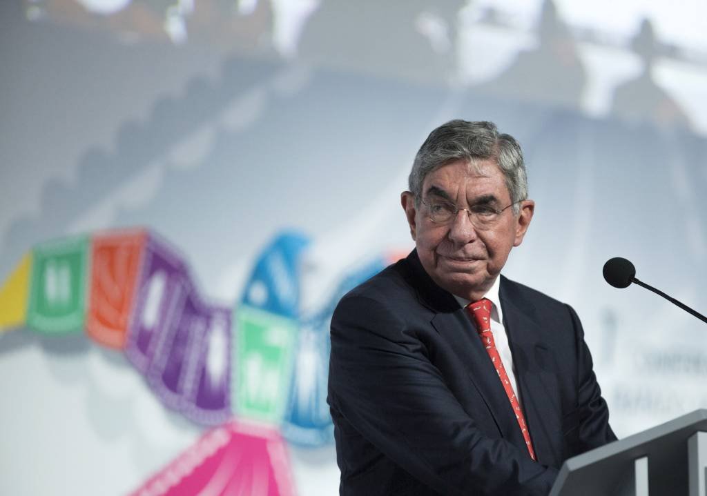 Nobel da Paz Óscar Arias é acusado de assédio sexual
