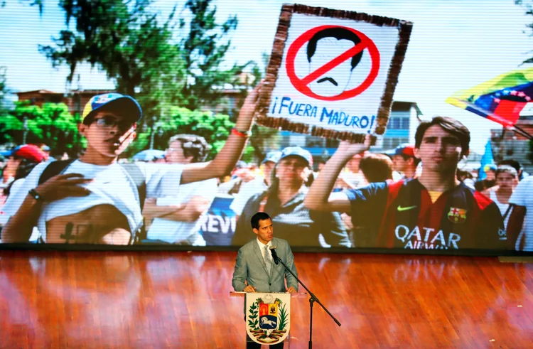 O presidente interino Juan Guaidó: ele marcou para o dia 23 de fevereiro a entrada da ajuda humanitária internacional no país (Carlos Garcia Rawlins/Reuters)