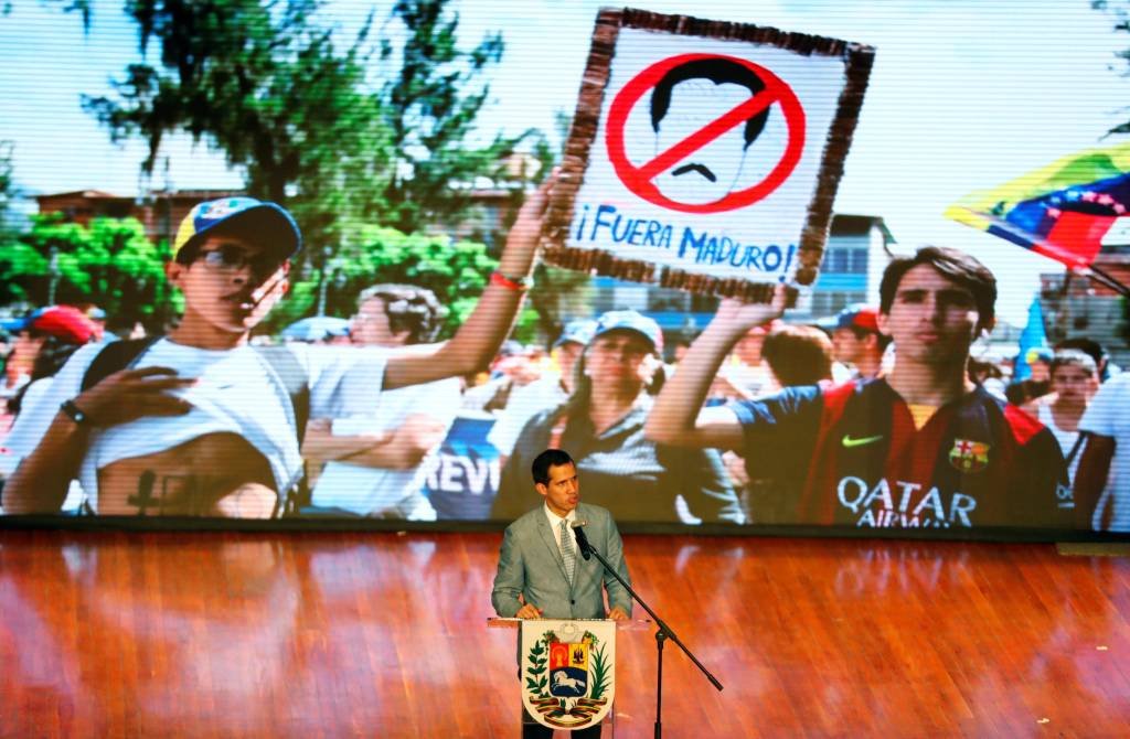 Distribuir a ajuda humanitária, o desafio de Juan Guaidó na Venezuela