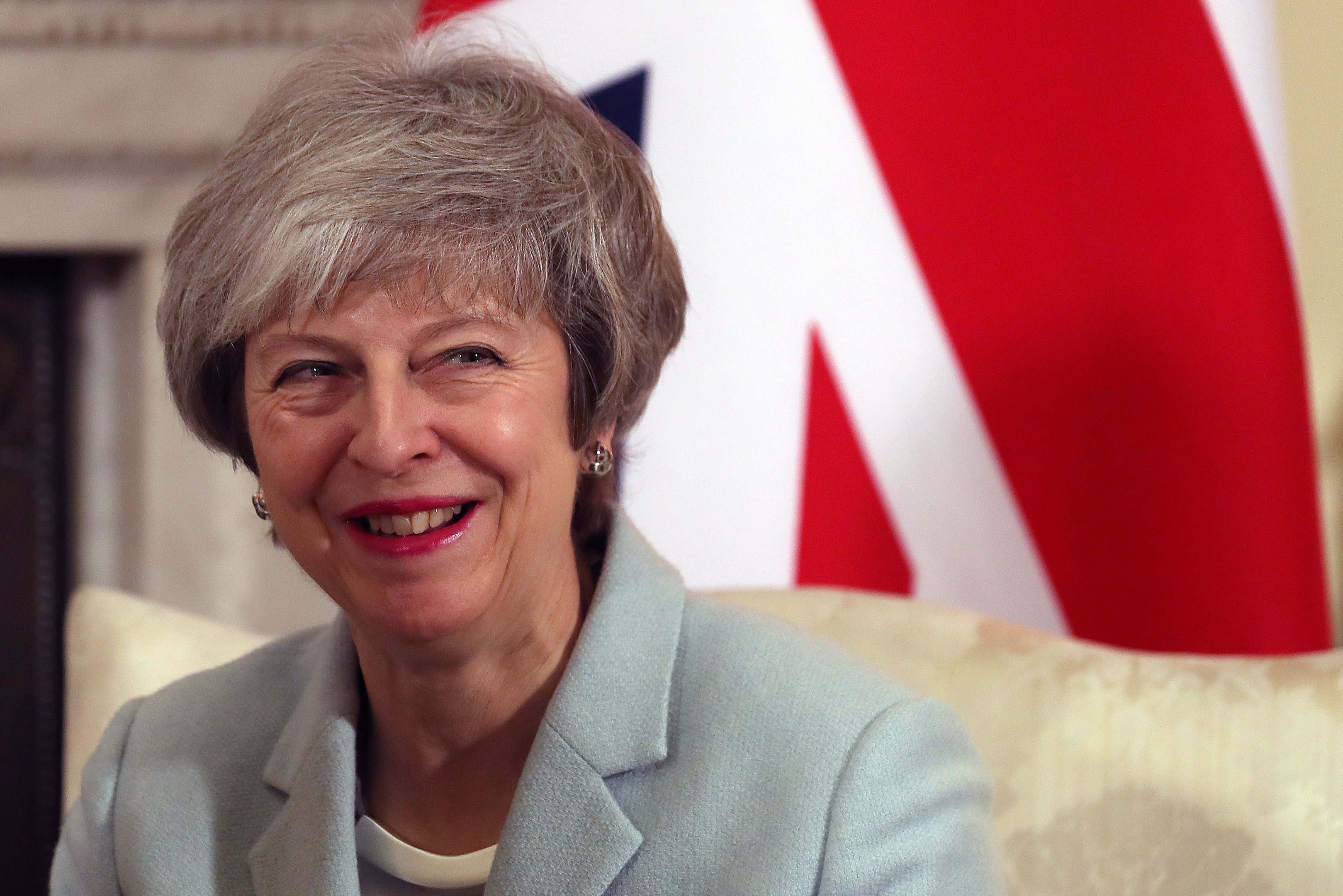 Premiê britânica vai pedir curta extensão do Brexit em carta à UE